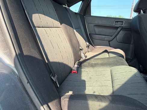 Used 2010 Ford Focus SE FWD image 10
