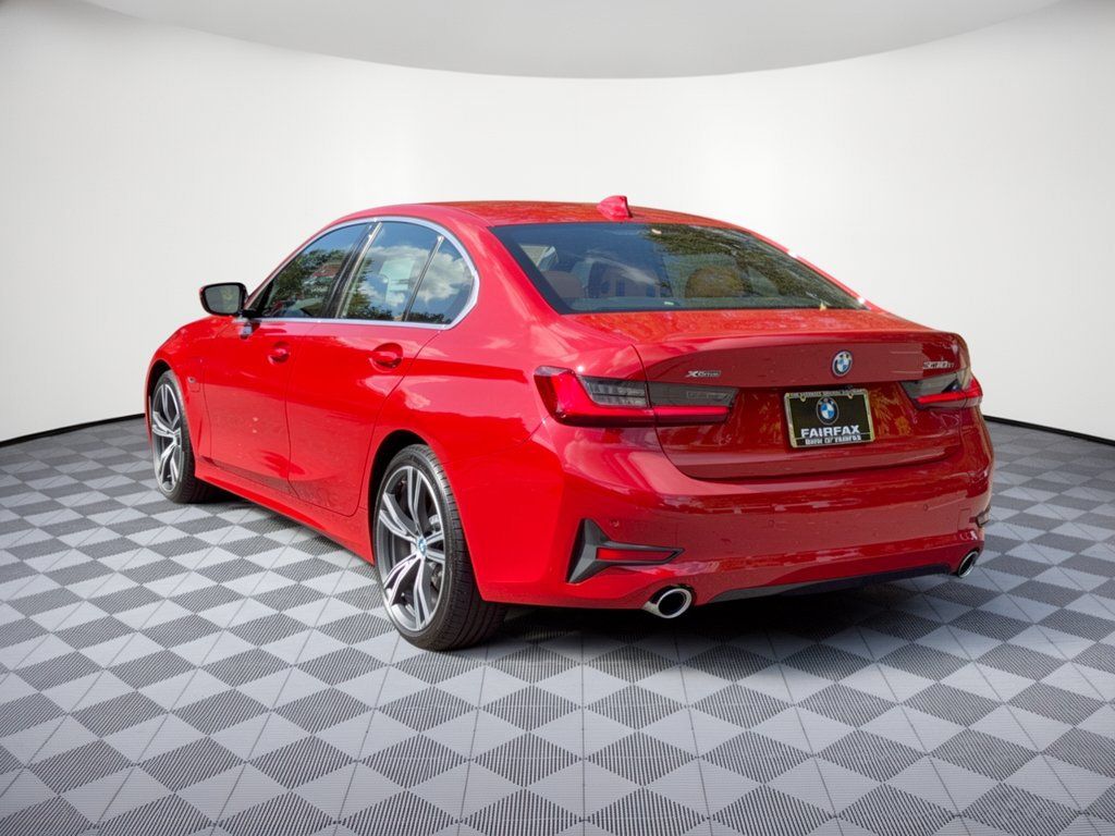 Used 2022 BMW 330e xDrive w/ Premium Package AWD/4WD image 3