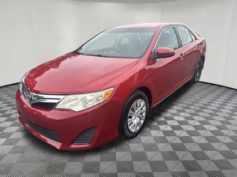 Used 2012 Toyota Camry LE FWD image 16