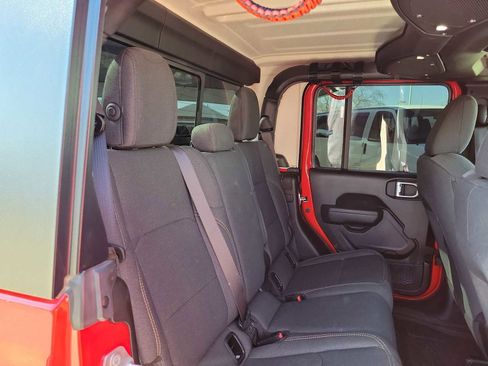 Used 2024 Jeep Gladiator Sport image 13