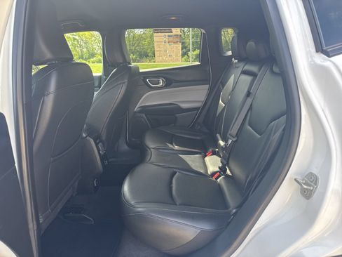 Used 2024 Jeep Compass Limited AWD/4WD image 12