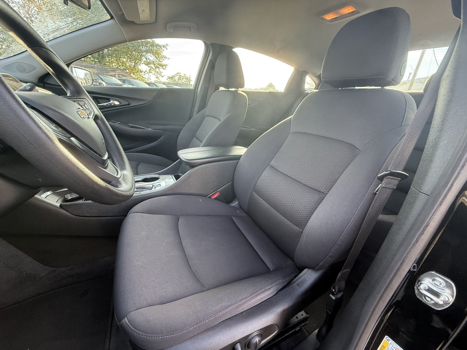 Used 2025 Chevrolet Malibu LT FWD image 9