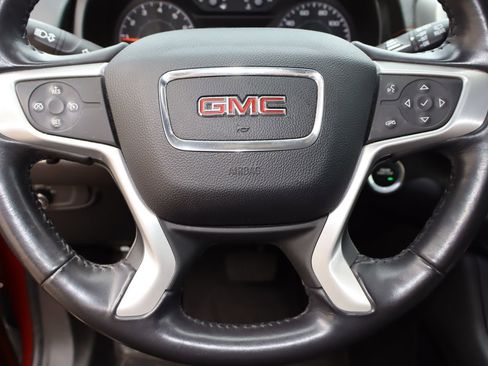 Used 2018 GMC Terrain SLE w/ Driver Convenience Package FWD image 11