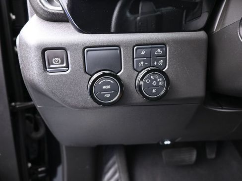 Used 2022 Chevrolet Silverado 1500 LTZ RWD image 12