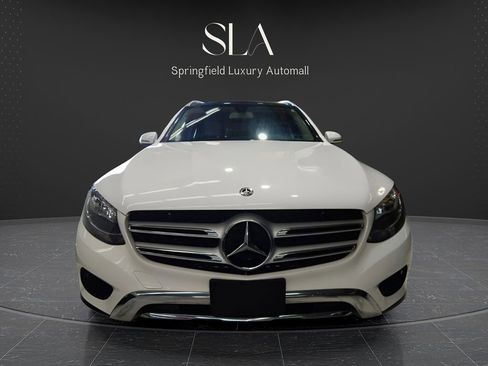 Used 2019 Mercedes-Benz GLC 300 4MATIC w/ Premium Package image 2