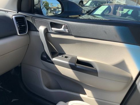 Used 2020 Kia Sportage LX FWD image 23