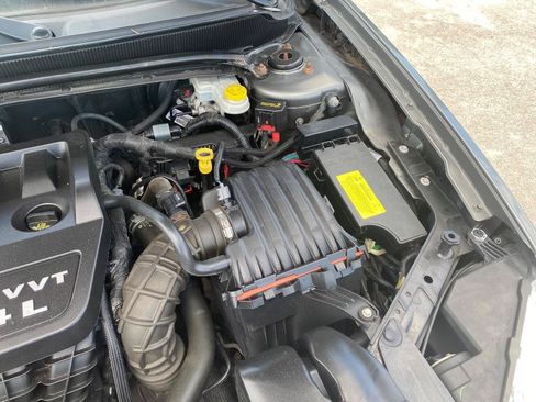 Used 2013 Dodge Avenger SE FWD image 26