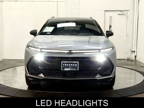 Used 2026 Chevrolet Equinox EV RS w/ Convenience Package II AWD/4WD image 3