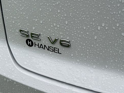 Used 2020 Volkswagen Atlas Cross Sport SE w/ Panoramic Sunroof Package image 6