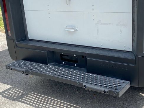 Used 2024 Chevrolet Brightdrop 400 w/ Commercial Equipment Package AWD/4WD image 9