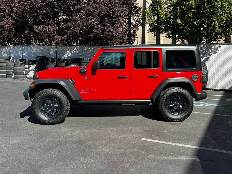 Used 2023 Jeep Wrangler Unlimited w/ Cold Weather Group AWD/4WD image 4