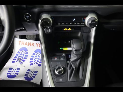 Used 2025 Toyota RAV4 XLE image 27