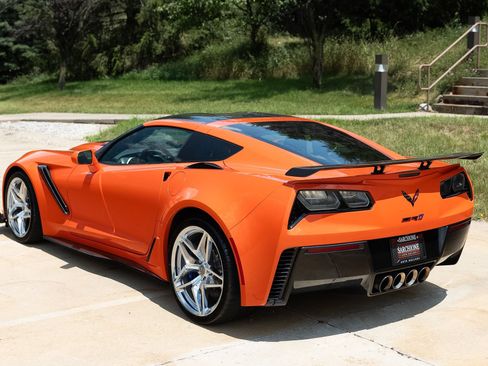 Used 2019 Chevrolet Corvette ZR1 RWD image 8
