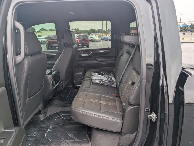 Used 2025 Chevrolet Silverado 3500 High Country w/ High Country Premium Package AWD/4WD image 11