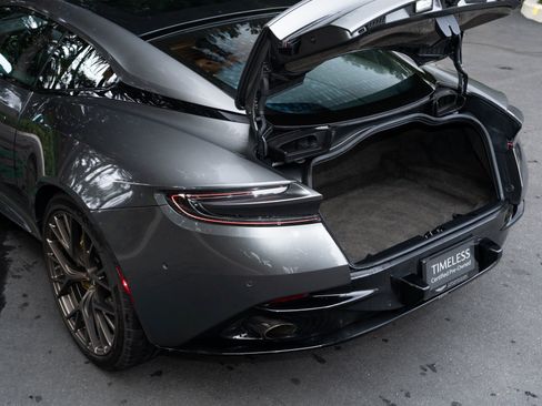 Used 2025 Aston Martin DB12 Coupe image 11