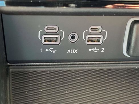 New 2025 Jeep Grand Cherokee Altitude image 4