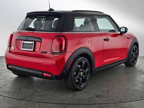 Used 2024 MINI Cooper SE image 3