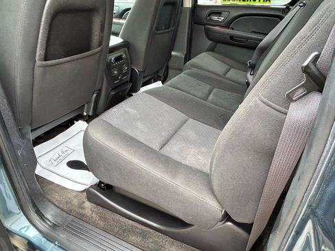 Used 2010 Chevrolet Avalanche LS w/ Interior Plus Package AWD/4WD image 15