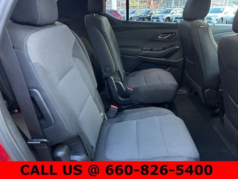 Used 2023 Chevrolet Traverse LT image 7