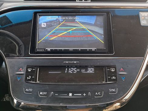 Used 2016 Toyota Avalon XLE Premium image 16