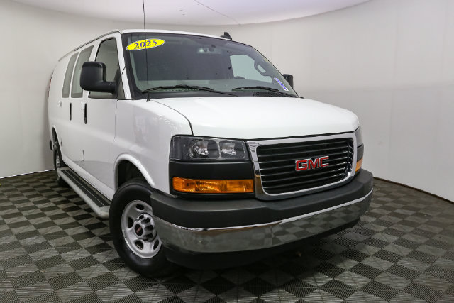 Used 2025 GMC Savana 2500 w/ Driver Convenience Package RWD image 3