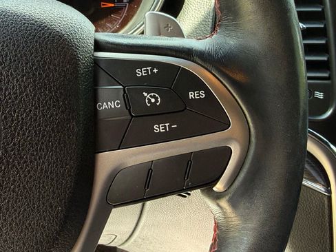 Used 2017 Jeep Grand Cherokee Trailhawk AWD/4WD image 40