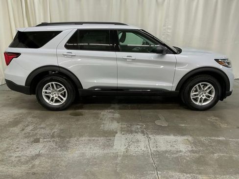 New 2026 Ford Explorer Active image 2