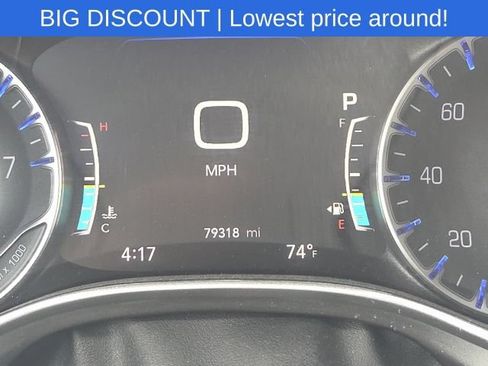 Used 2023 Chrysler Pacifica Touring-L FWD image 49
