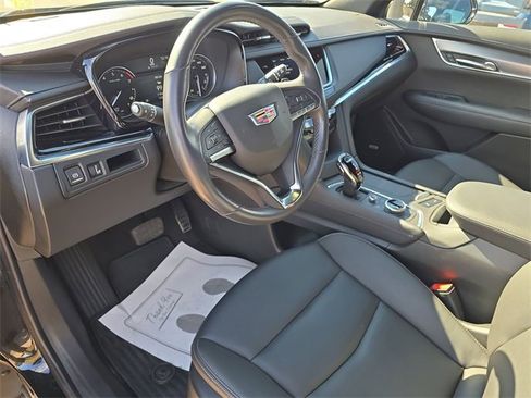 Certified 2024 Cadillac XT6 Luxury image 10