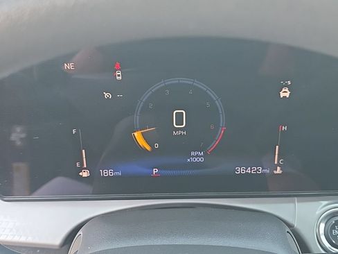 Used 2025 Chevrolet Trax LT FWD image 18