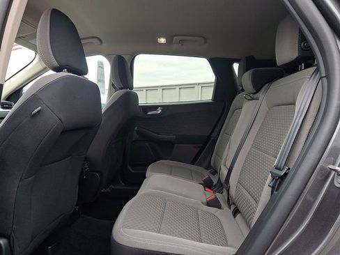 Used 2020 Ford Escape SE image 10