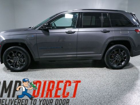 Used 2023 Jeep Grand Cherokee 30th Anniversary AWD/4WD image 10