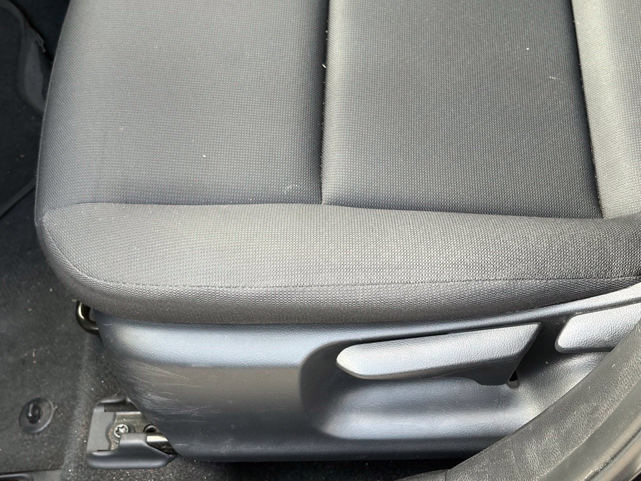 Used 2023 Toyota Corolla LE FWD image 5