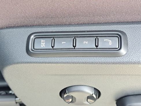 New 2025 Volkswagen ID. Buzz Pro S image 7