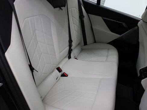 Used 2024 BMW 530i w/ Convenience Package image 21