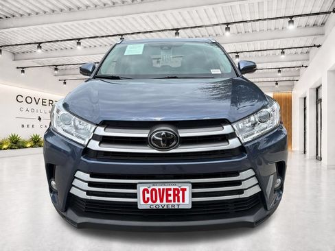 Used 2018 Toyota Highlander XLE FWD image 3
