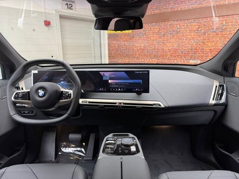 Used 2026 BMW iX xDrive60 image 12