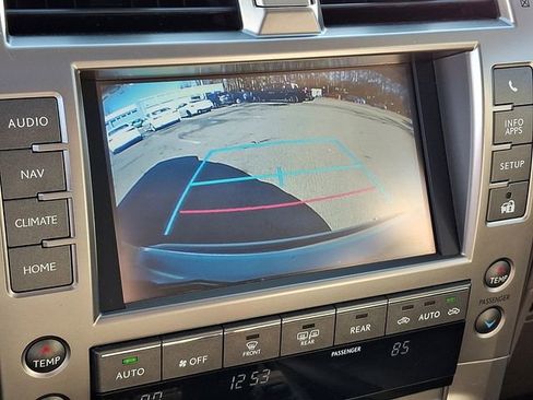 Used 2016 Lexus GX 460 image 24