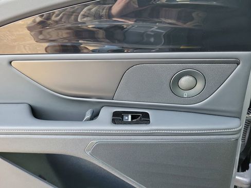 Certified 2024 Lincoln Nautilus Reserve w/ Equipment Group 202A image 14