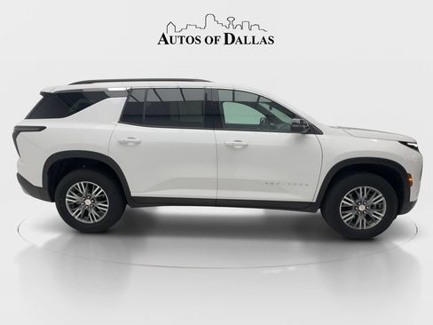 Used 2026 Chevrolet Traverse LT FWD image 6