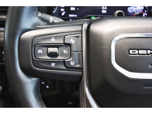 Used 2024 GMC Yukon XL Denali Ultimate AWD/4WD image 16