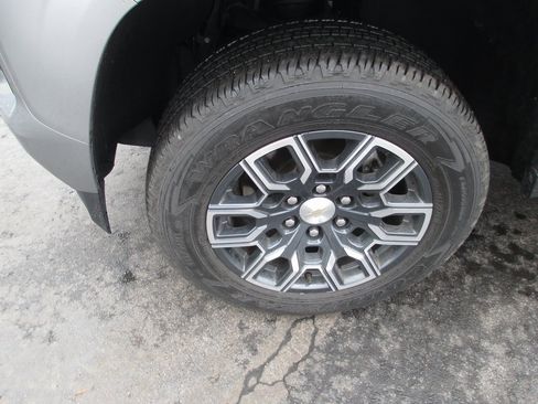 Used 2023 Chevrolet Colorado LT w/ LT Convenience Package III image 15