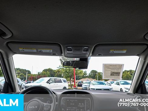 Used 2025 Kia Soul LX w/ LX Technology Package FWD image 52
