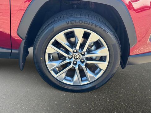 Certified 2022 Toyota RAV4 Limited AWD/4WD image 7