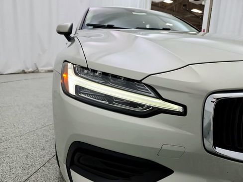 Used 2020 Volvo S60 T5 Momentum FWD image 29