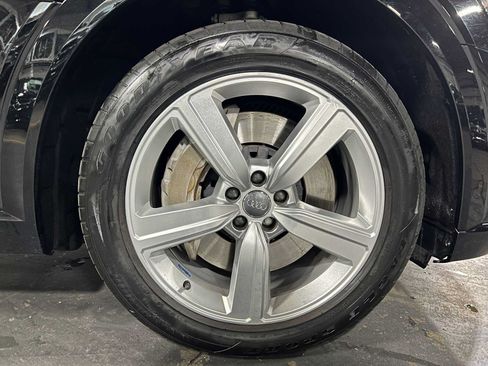 Used 2019 Audi e-tron Prestige w/ Prestige Package AWD/4WD image 9