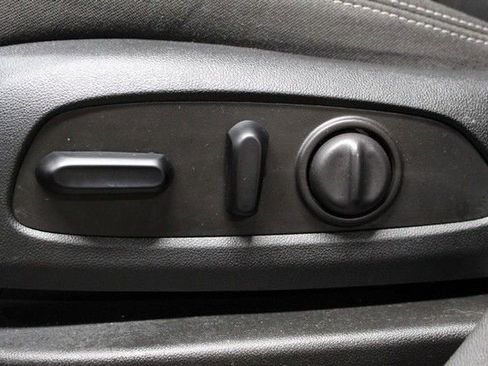 Certified 2023 GMC Terrain SLE w/ Driver Convenience Package FWD image 17