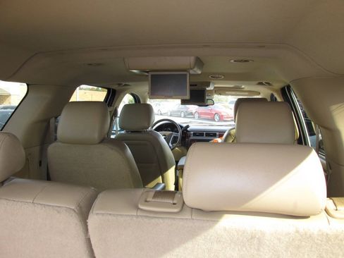Used 2012 Chevrolet Suburban LTZ AWD/4WD image 19