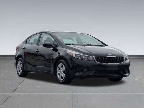 Used 2017 Kia Forte LX image 9