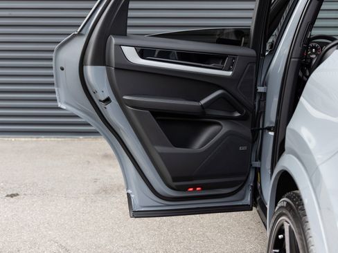Certified 2026 Porsche Cayenne Coupe AWD/4WD image 26